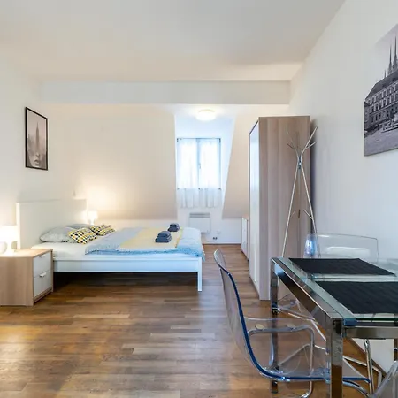 Mitte Apartment *